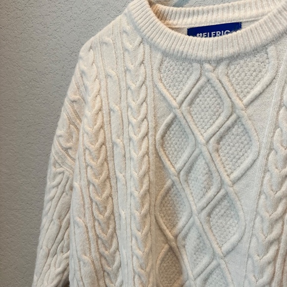 Aelfric Eden Cream Soft Oversized Crew Neck Cable Knit Sweater - Size M - EUC - Picture 2 of 7